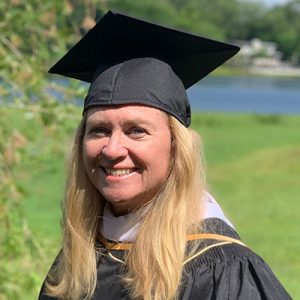 Mother of 4, Specialized Education Advocate to Graduate from UCF