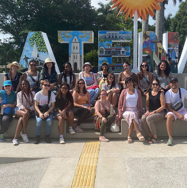 Study Abroad Students in Costa Rica