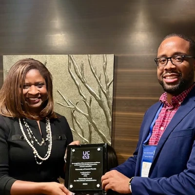 RoSusan Bartee accepting award